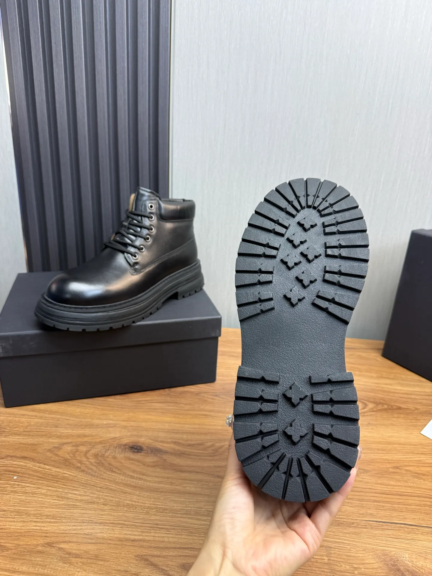 Factory price 680💰 [UGG] Men's hot winter warm boots🐑Simple and fashionable design, cowhide➕comfortable and warm wool lining. Soft and comfortable to wear, good warmth retention, and excellent foot feel. Regular size 38-45